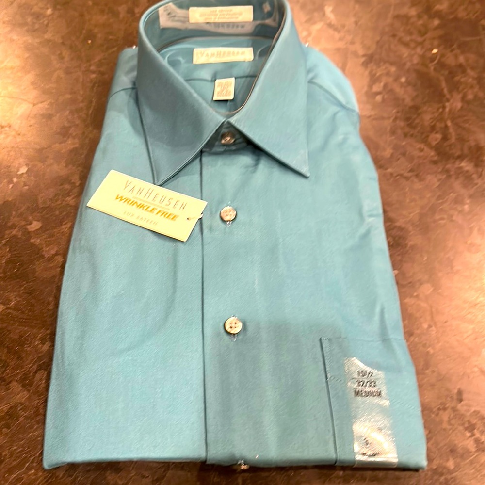 Van Heusen Wrinkle free Lux sateen. Size 15.5 32/33